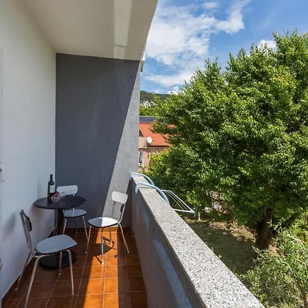 公寓 With Parking Space Baska, Krk - 18818